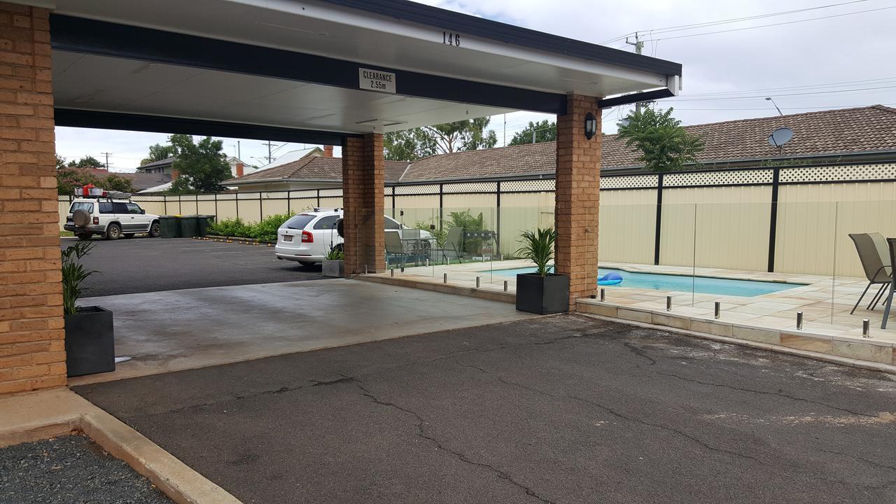 Centrepoint Motel Dubbo Exterior photo