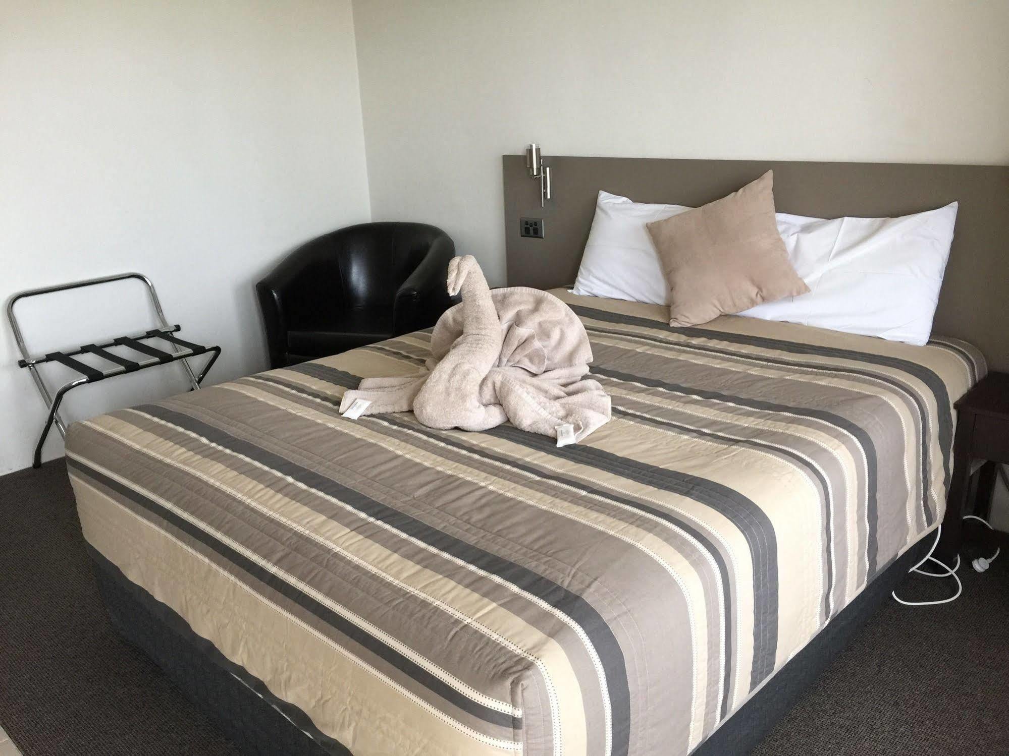 Centrepoint Motel Dubbo Exterior photo