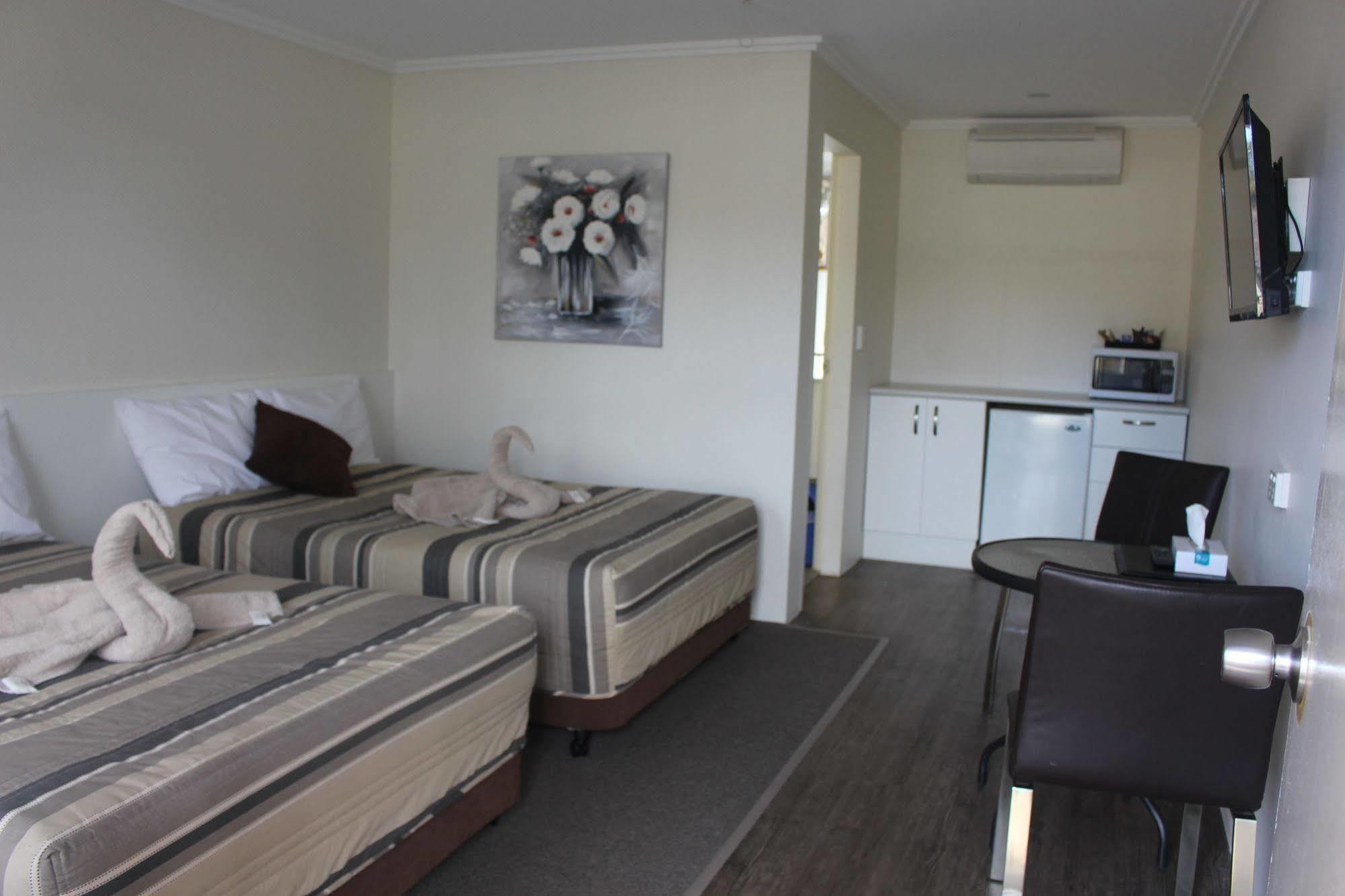 Centrepoint Motel Dubbo Exterior photo